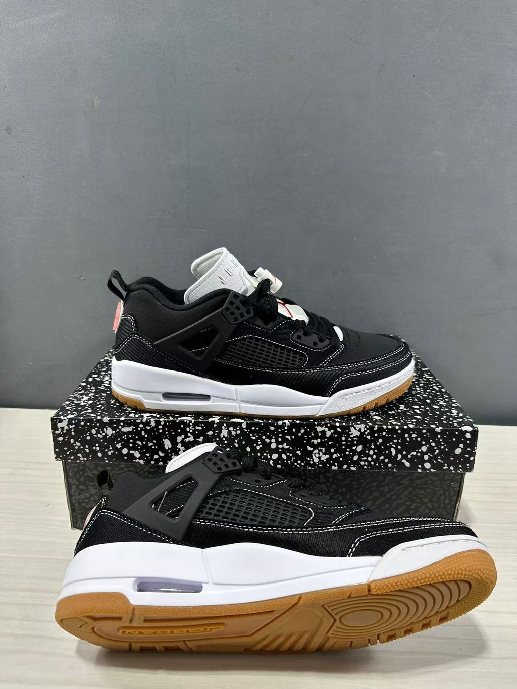 Air Jordan Spizike Low Black White IR2012-001 - product image from the listing.
