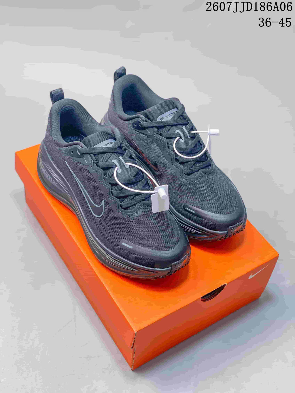 Black Nike Vomero 18 GTX Running Shoes - product image from the listing.