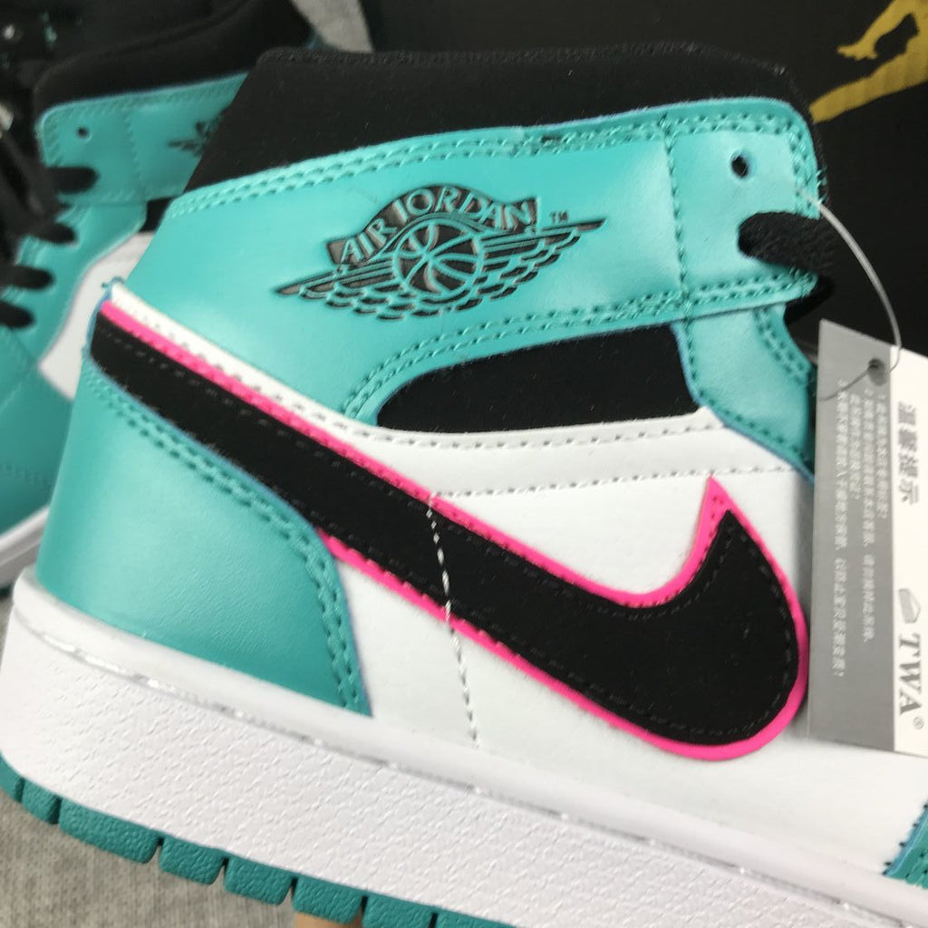 South Coast Sneakers - Air Jordan 1 Mid 852542-306 - product image from the listing.