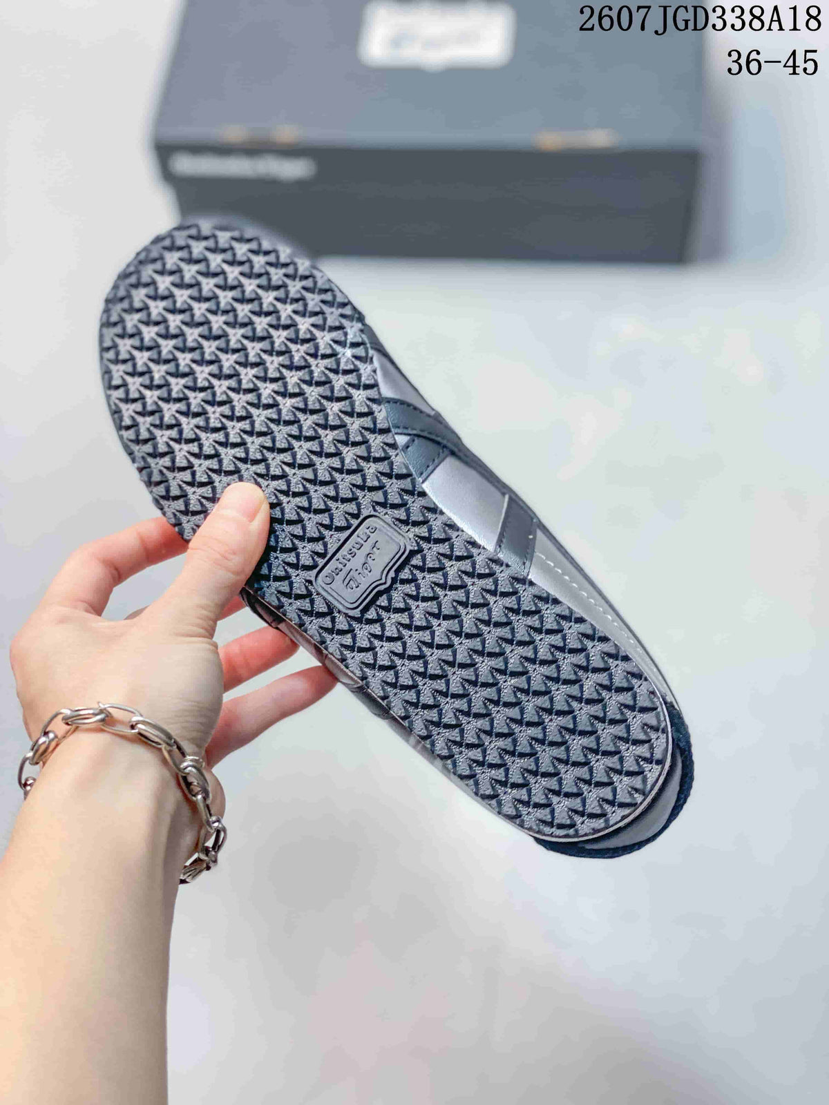 Onitsuka Tiger Mexico 66 Paraty Sneakers in Gray Black 2607JGD338A18 - product image from the listing.