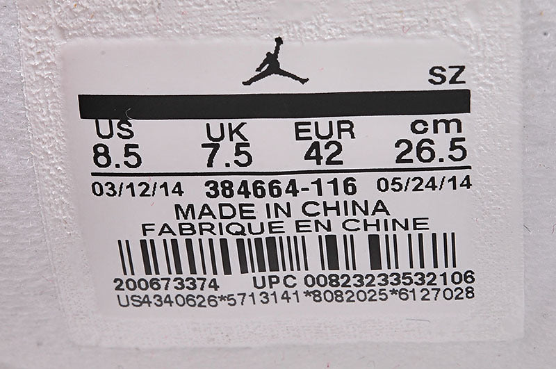 Air Jordan 6 Retro High Sneakers in White and Red - product image from the listing.