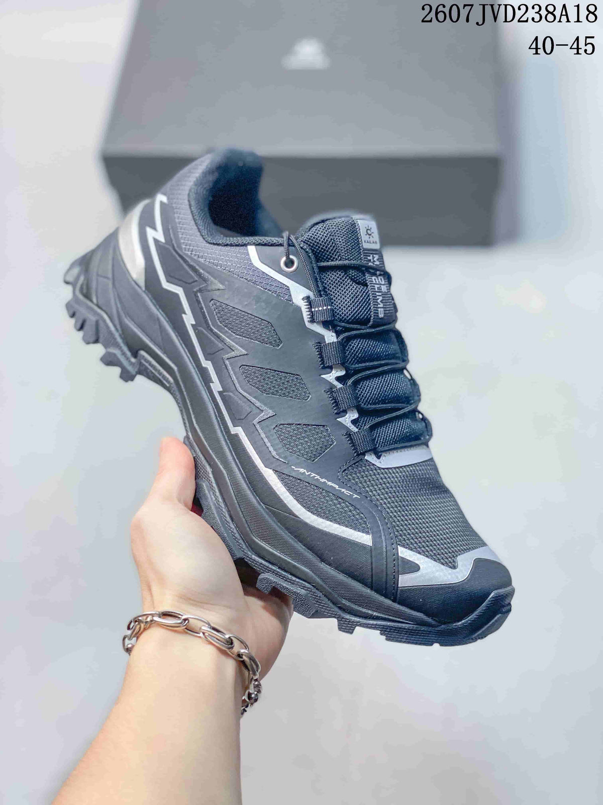 Men's Kailas Expedition-5 Low-Top Hiking Shoes Dark Gray - product image from the listing.