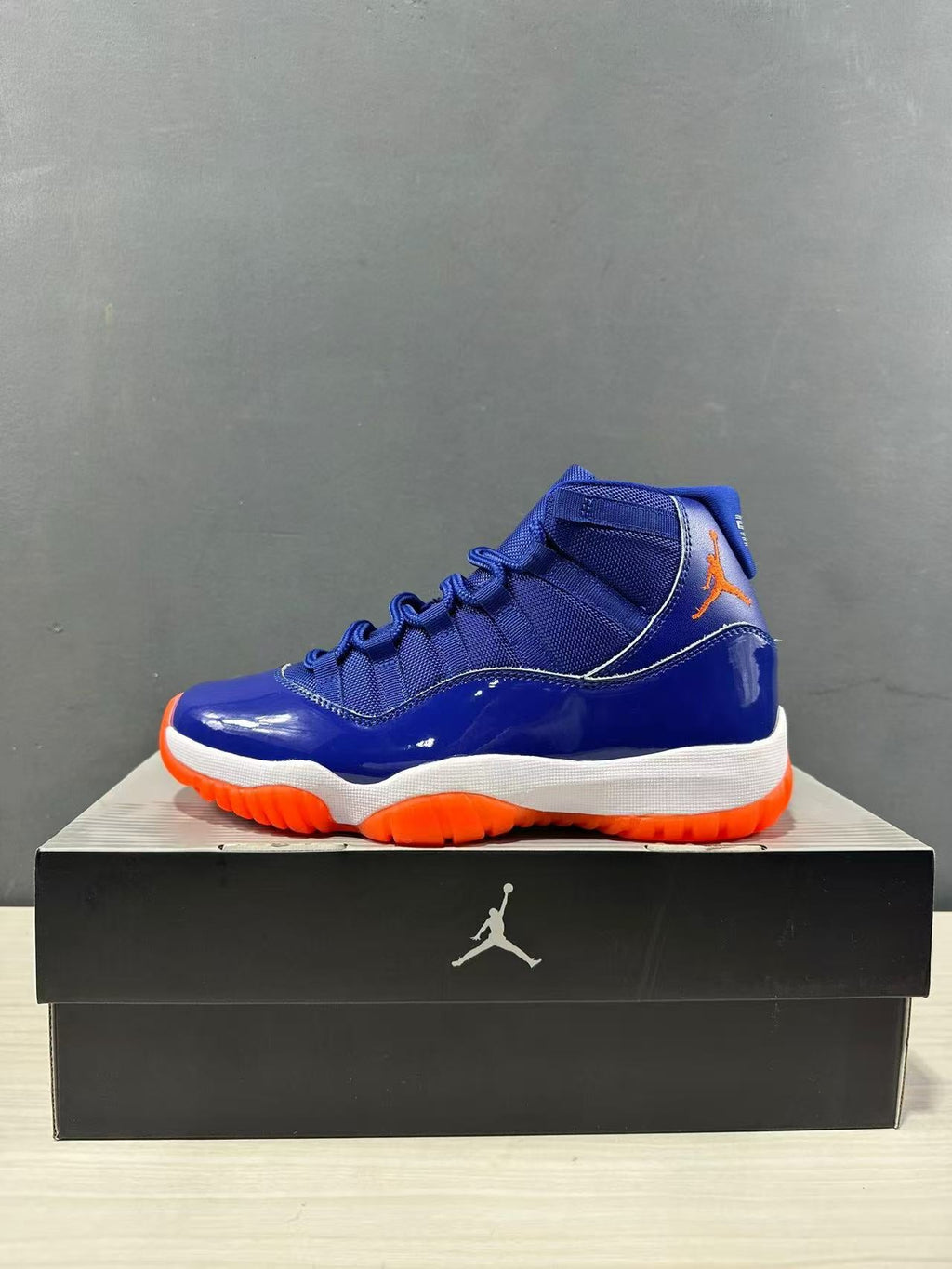 Air Jordan 11 Retro Navy Blue CT8012-114 - product image from the listing.