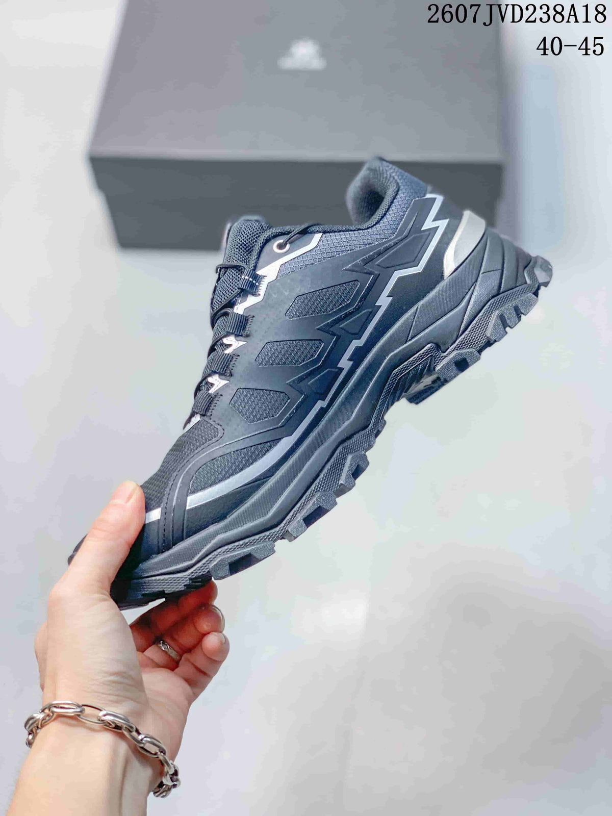 Men's Kailas Expedition-5 Low-Top Hiking Shoes Dark Gray - product image from the listing.