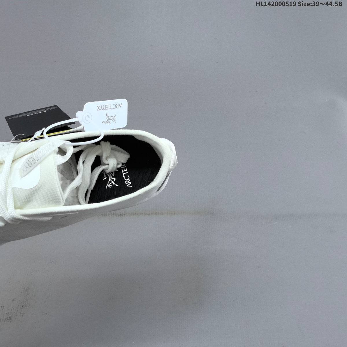 Arc'teryx Konseal LT W Sneakers in White HL142000519 - product image from the listing.