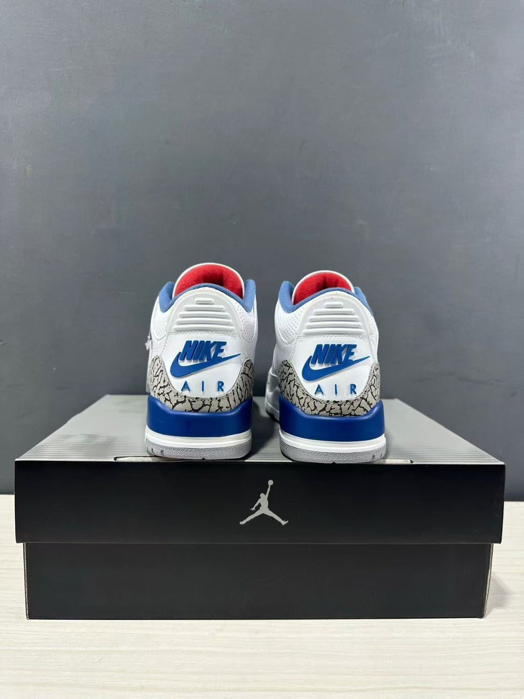 Air Jordan 3 Retro True Blue Sneakers White/Blue IF4396-104 - product image from the listing.