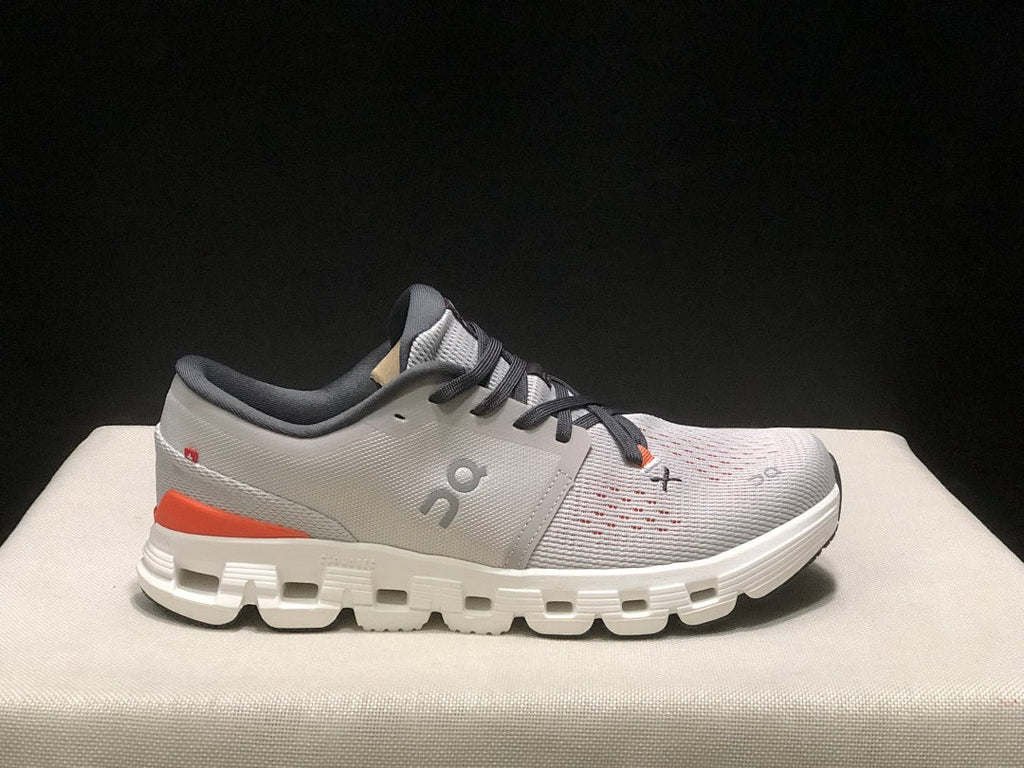 On Cloud X 4 Trainers Silver Flame - product image from the listing.