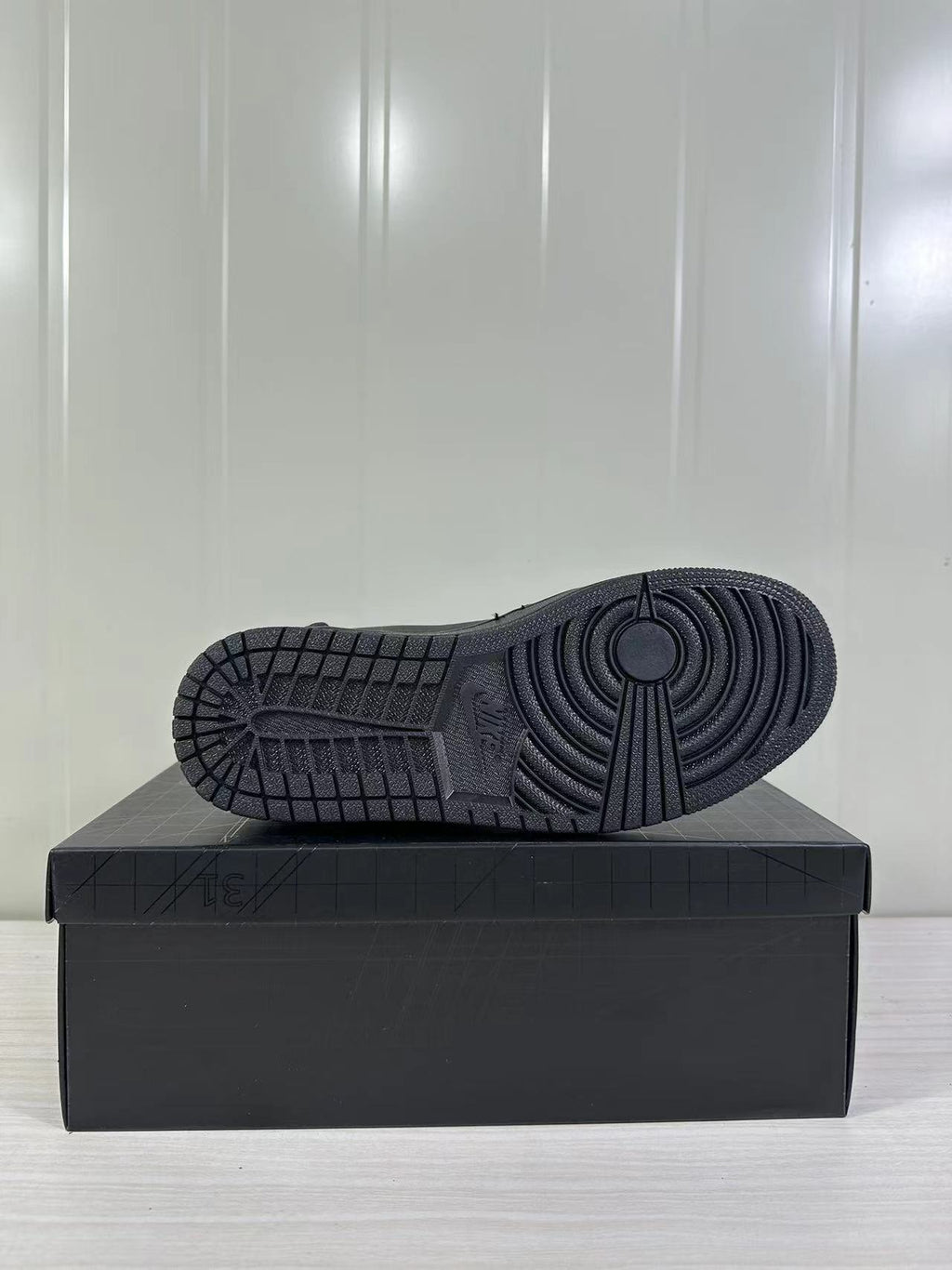 Air Jordan 1 Low Sneakers Black/Gold FN5032-007 - product image from the listing.