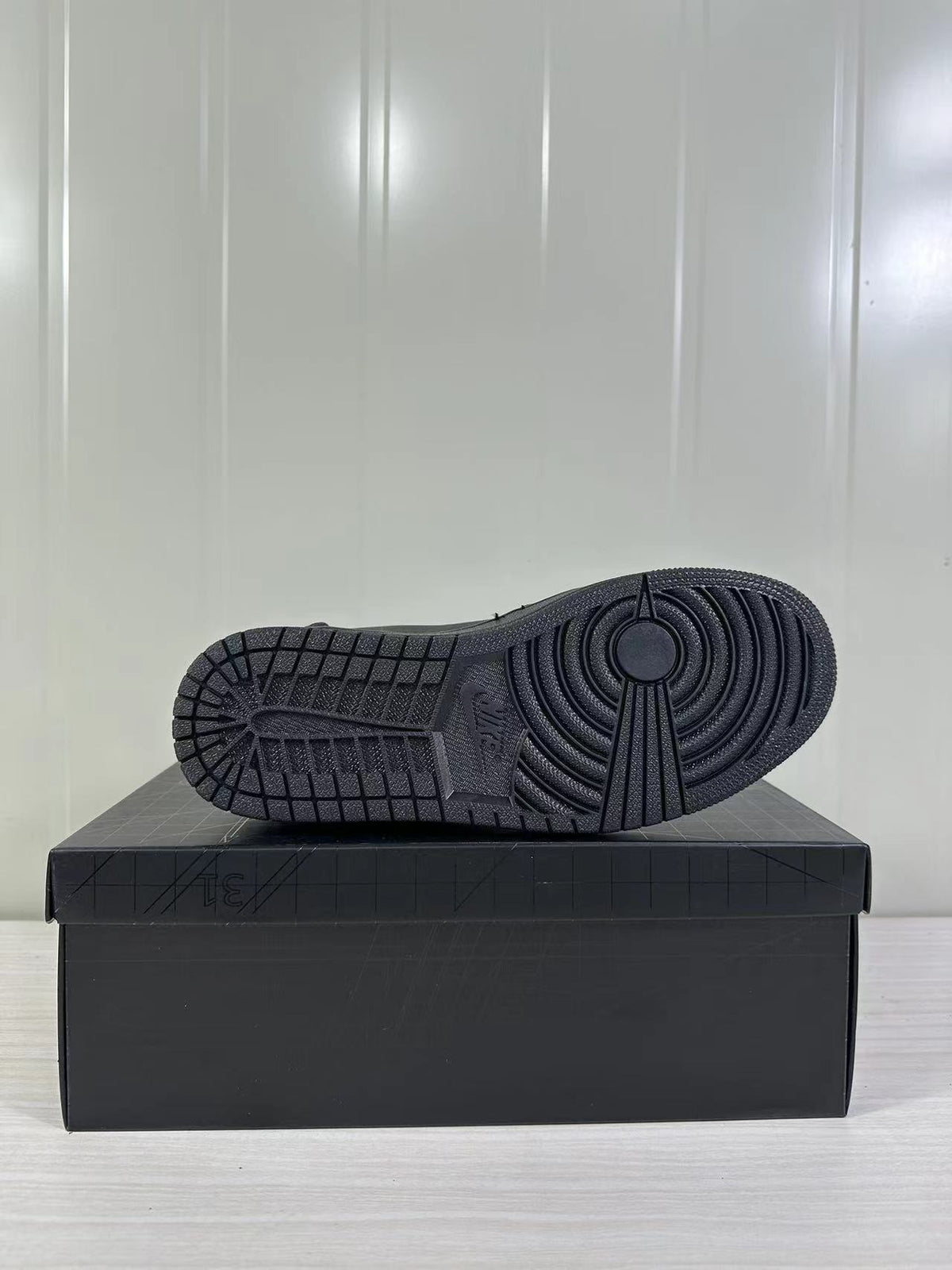 Air Jordan 1 Low Sneakers Black/Gold FN5032-007 - product image from the listing.