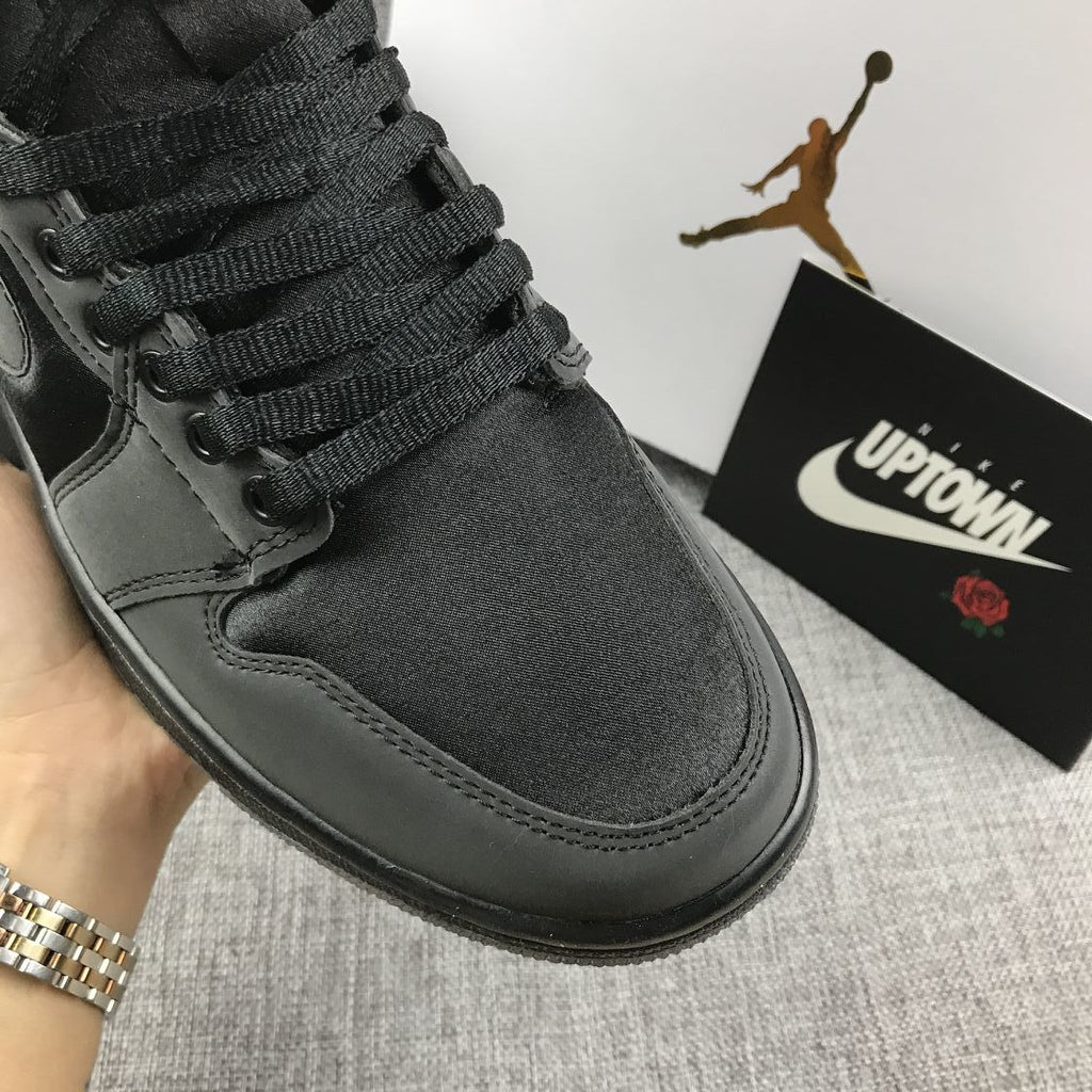 Black Rose Sneakers - Air Jordan 1 Retro High - product image from the listing.