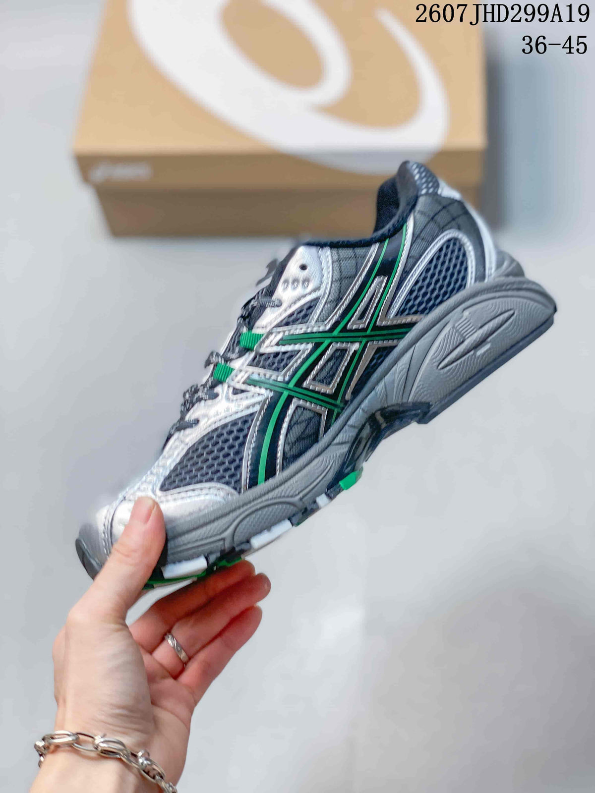 ASICS Gel-Nimbus 10.1 Silver Green Retro Sneakers for Running - product image from the listing.