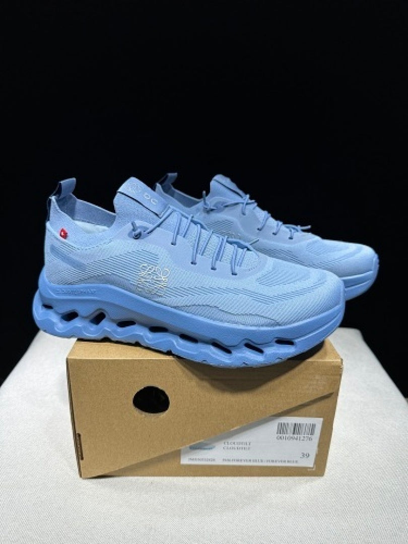 On Cloudtilt Loewe Sneakers in Blue - product image from the listing.
