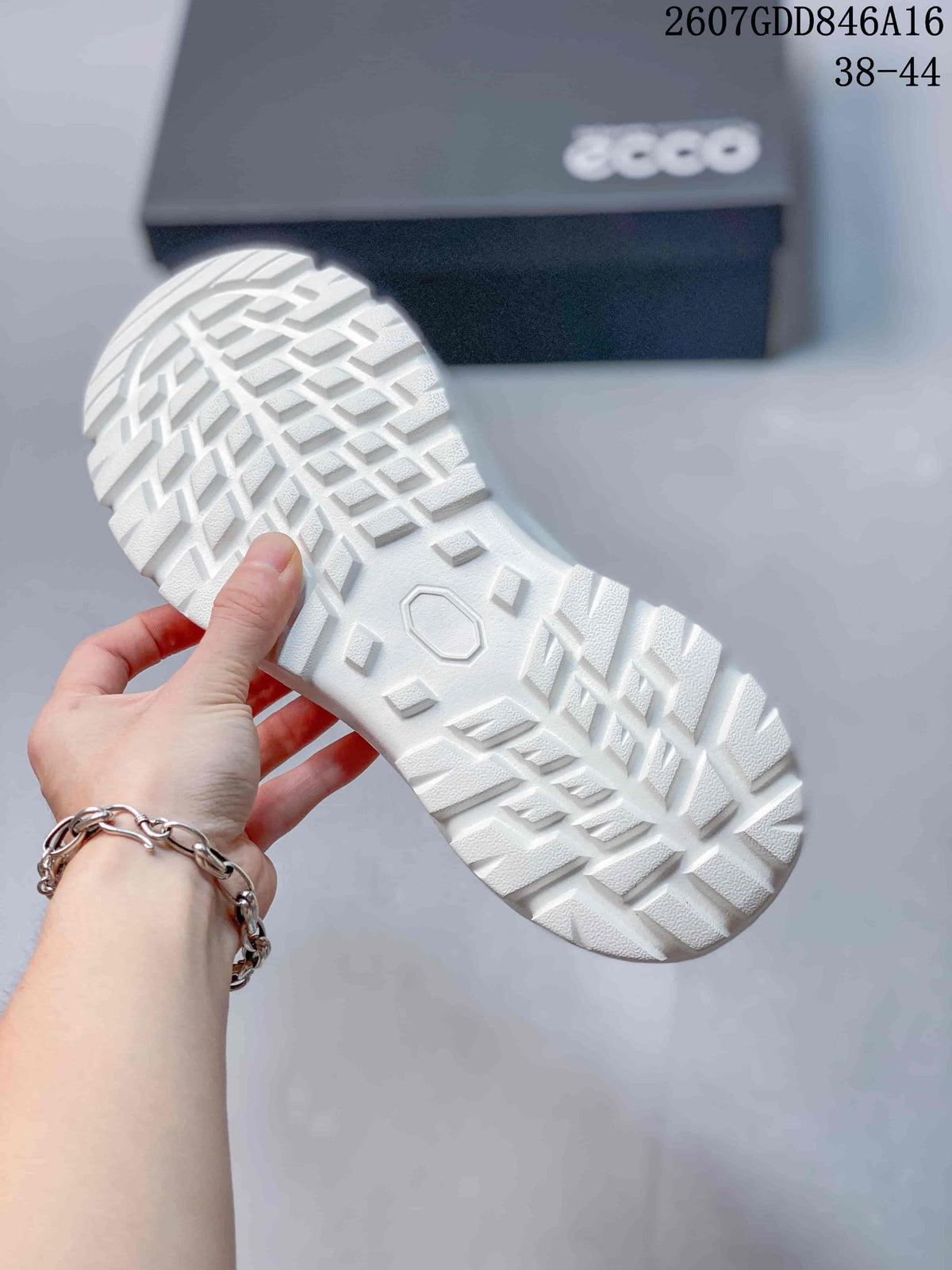 ECCO 2607GDD846A16 White Mesh Casual Trainers - product image from the listing.
