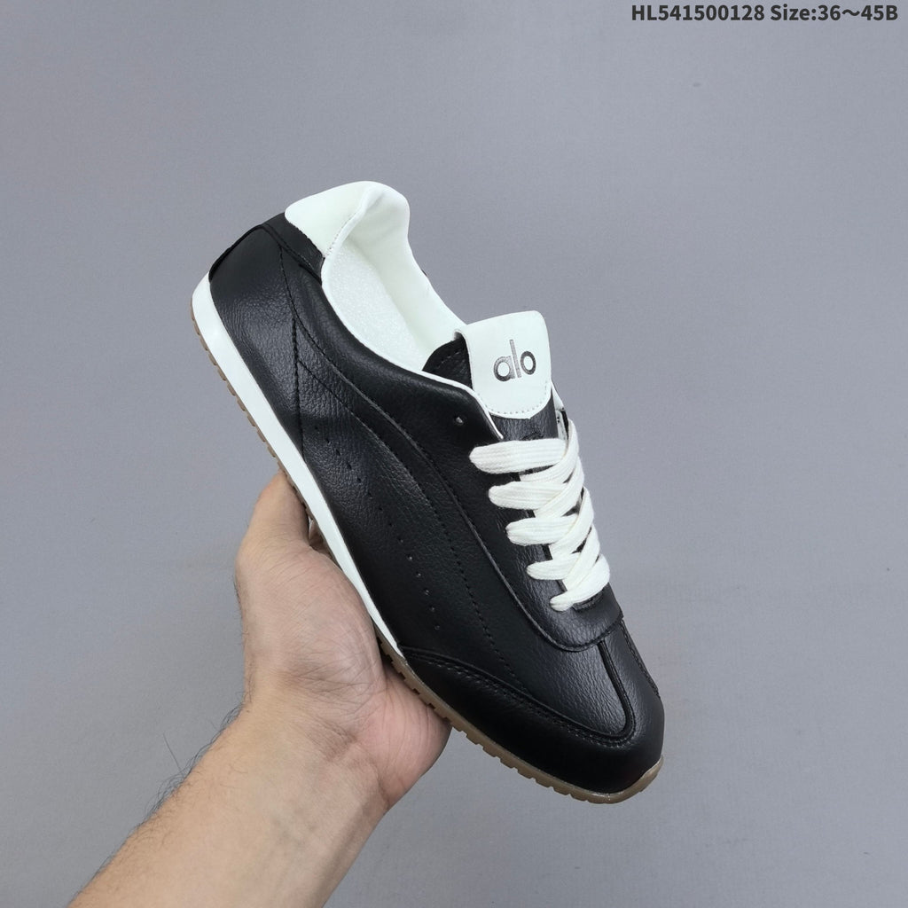 White and Black Alo Yoga Sunset Sneaker Low-Top - product image from the listing.
