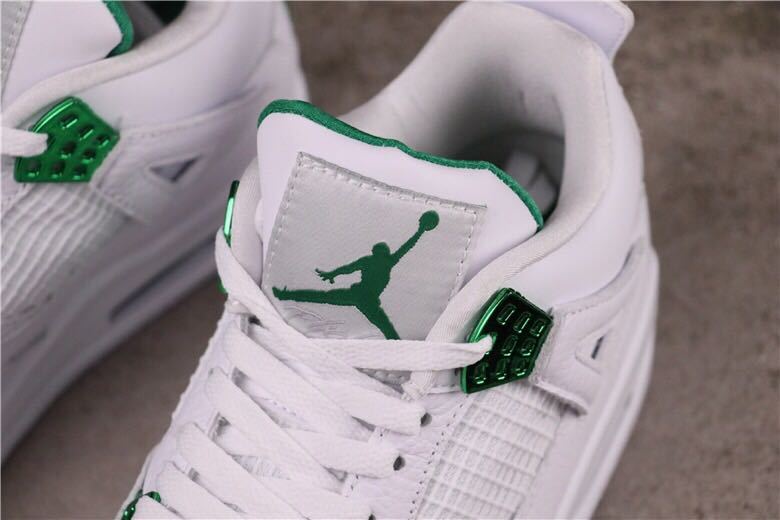 Pine Green Sneakers White/Green - Nike Air Jordan 4 CT8527-113 - product image from the listing.