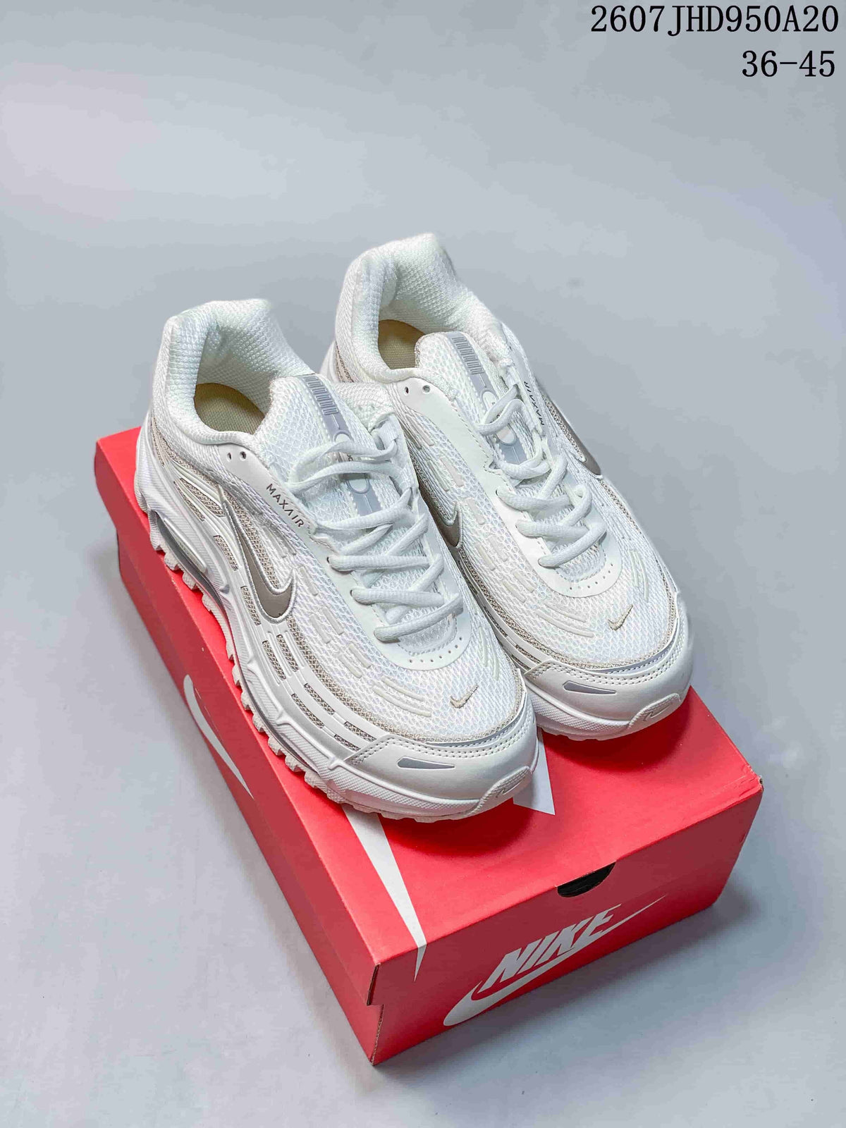 Nike P-6000 Premium Trainers White/Silver 2607JHD950A20 - product image from the listing.
