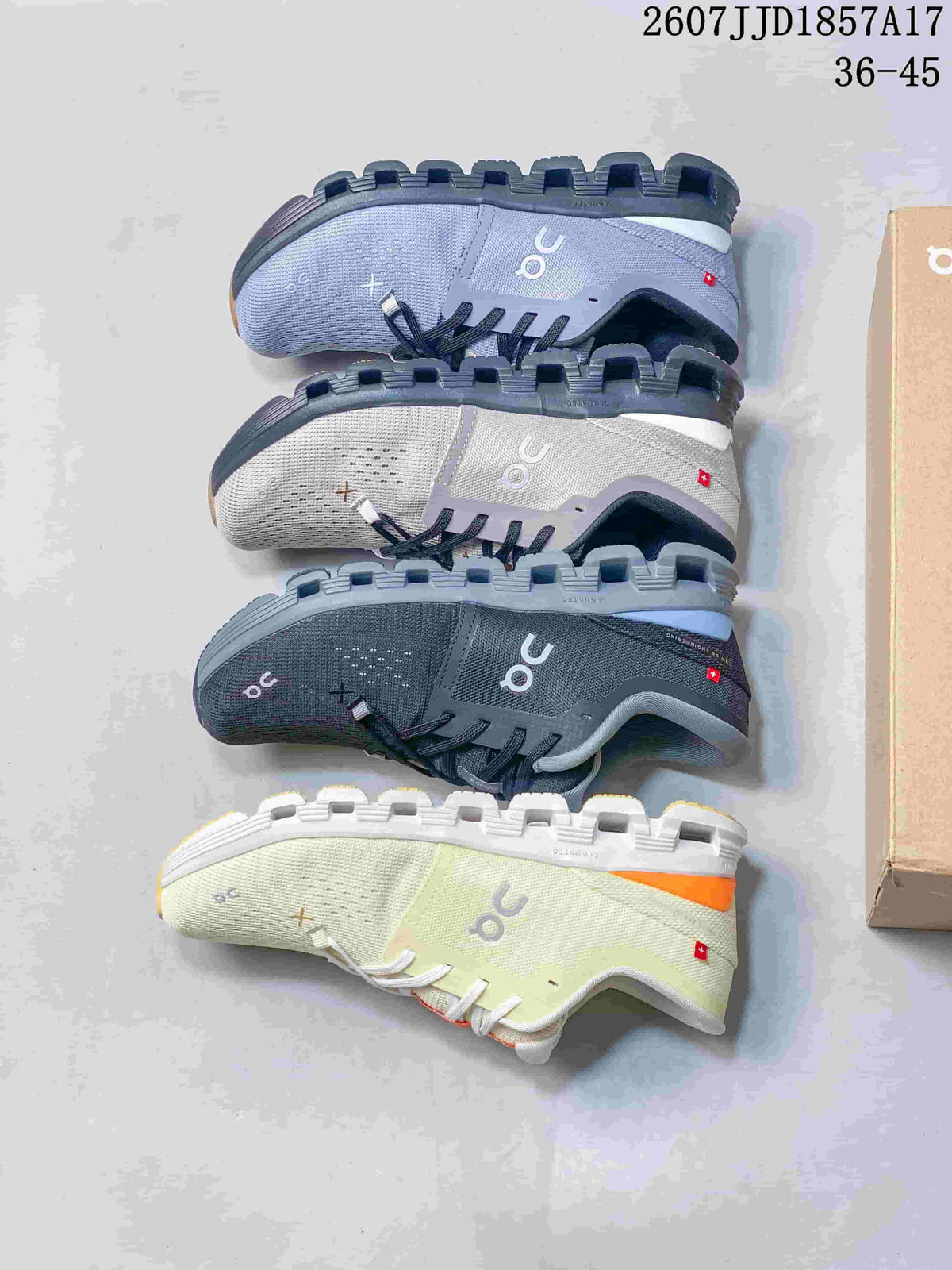 On Cloud X 4 Low-Cut Sneakers - product image from the listing.