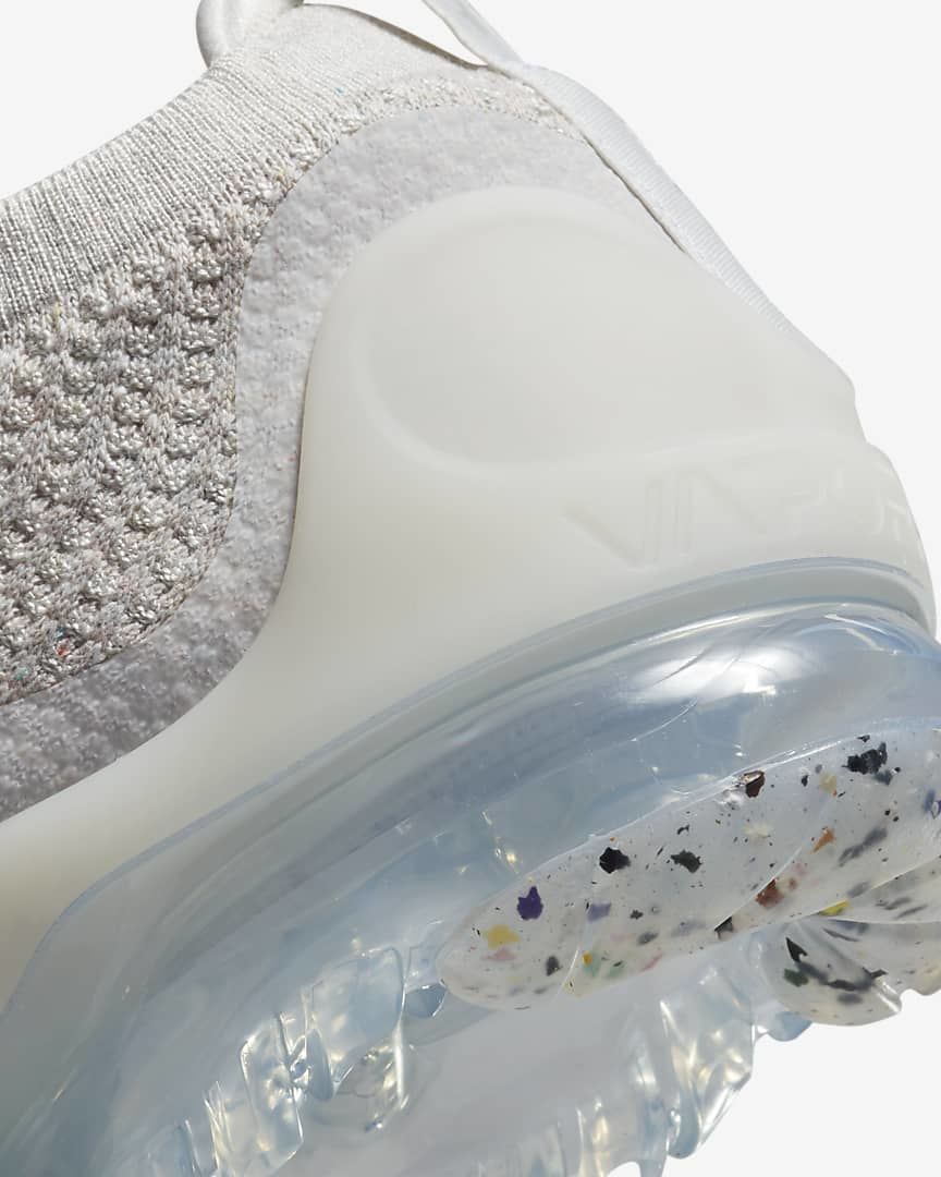 Nike Air VaporMax 2021 Flyknit Trainers DH4088-001 - product image from the listing.