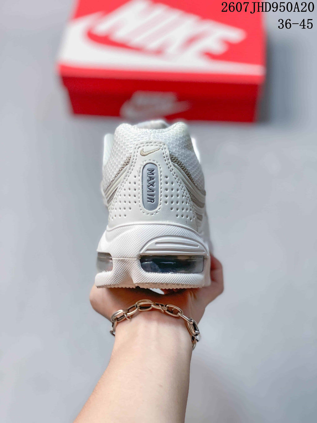 Nike P-6000 Premium Trainers White/Silver 2607JHD950A20 - product image from the listing.