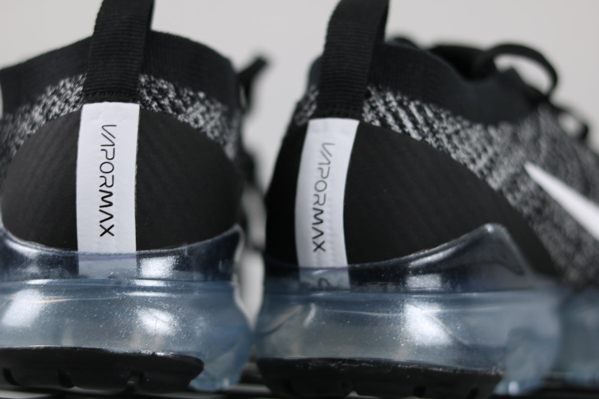 Nike Air VaporMax Flyknit 3 AJ6900-001 Sneakers in Black - product image from the listing.