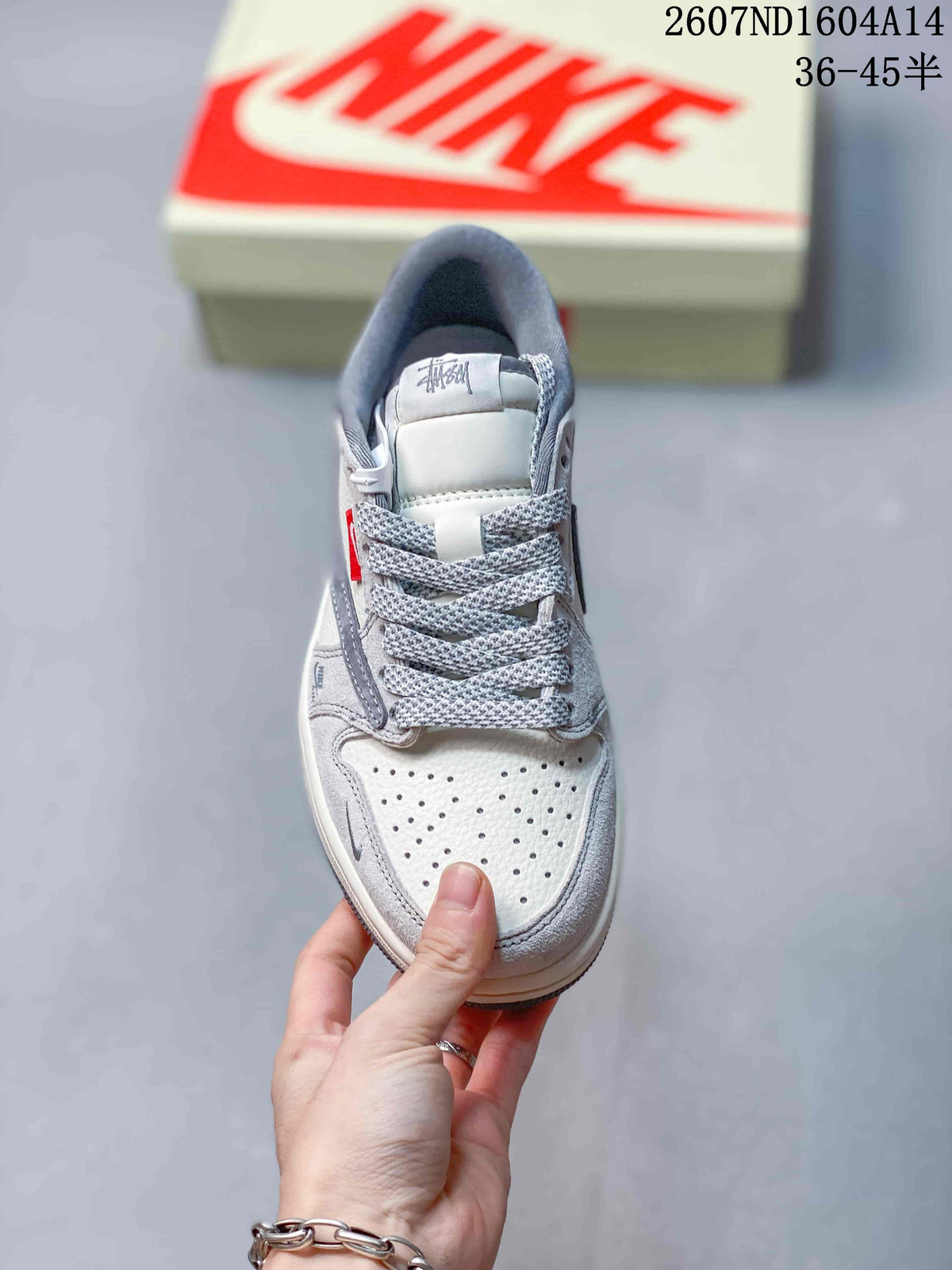 Nike SB Dunk Low Sneakers in Gray and Off-White 2607ND1604A14 - product image from the listing.