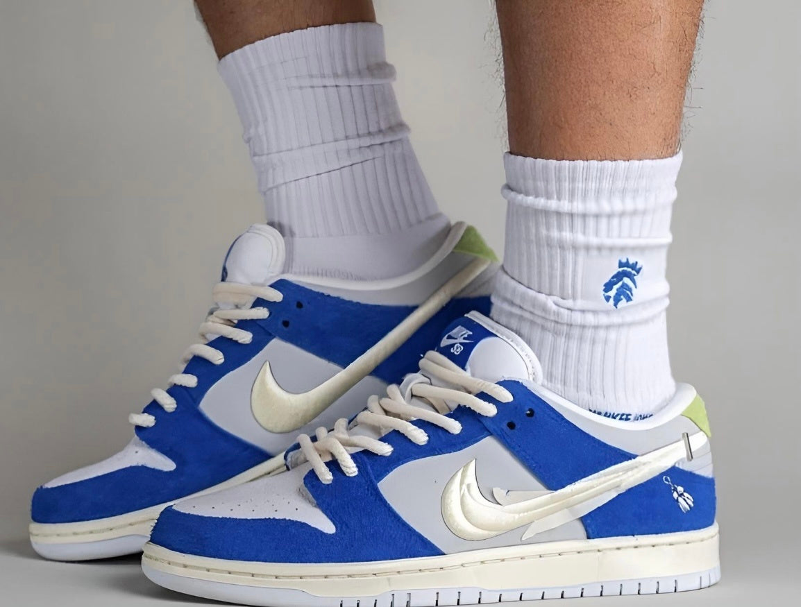 Nike SB Dunk Low Fly Streetwear Gardenia in Blue DQ5130-400 - product image from the listing.