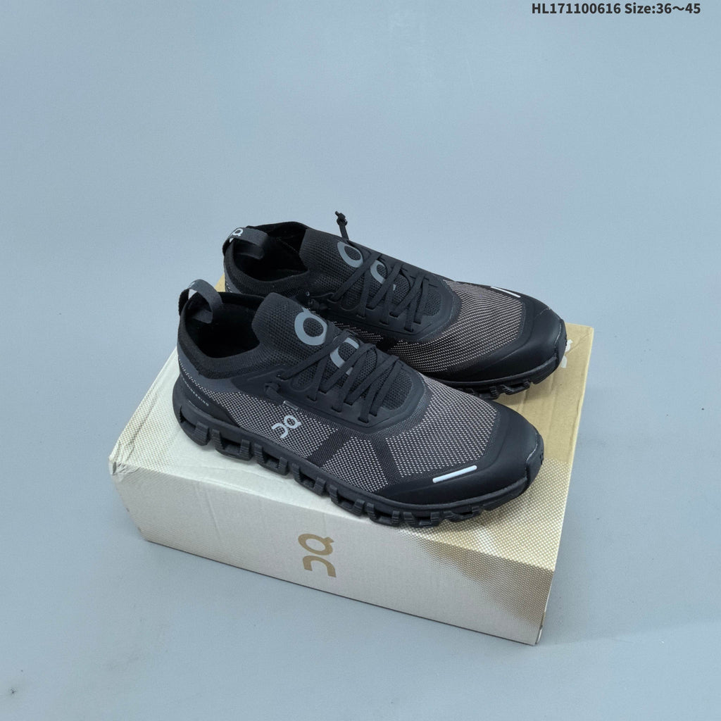 On Cloud 6 Versa Lightweight Casual Trainers - product image from the listing.