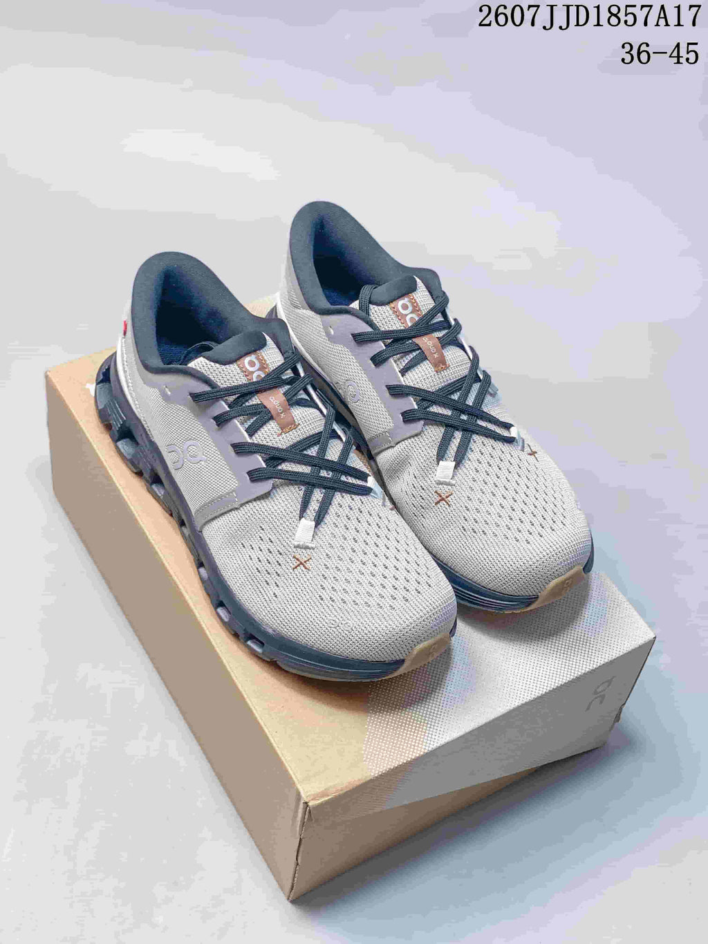On Cloud X 4 Low-Cut Sneakers - product image from the listing.