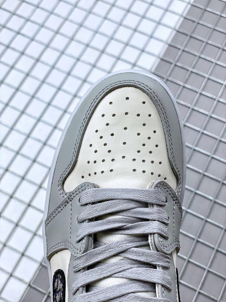 Dior x Air Jordan 1 High OG Trainers CN8607-002 - product image from the listing.