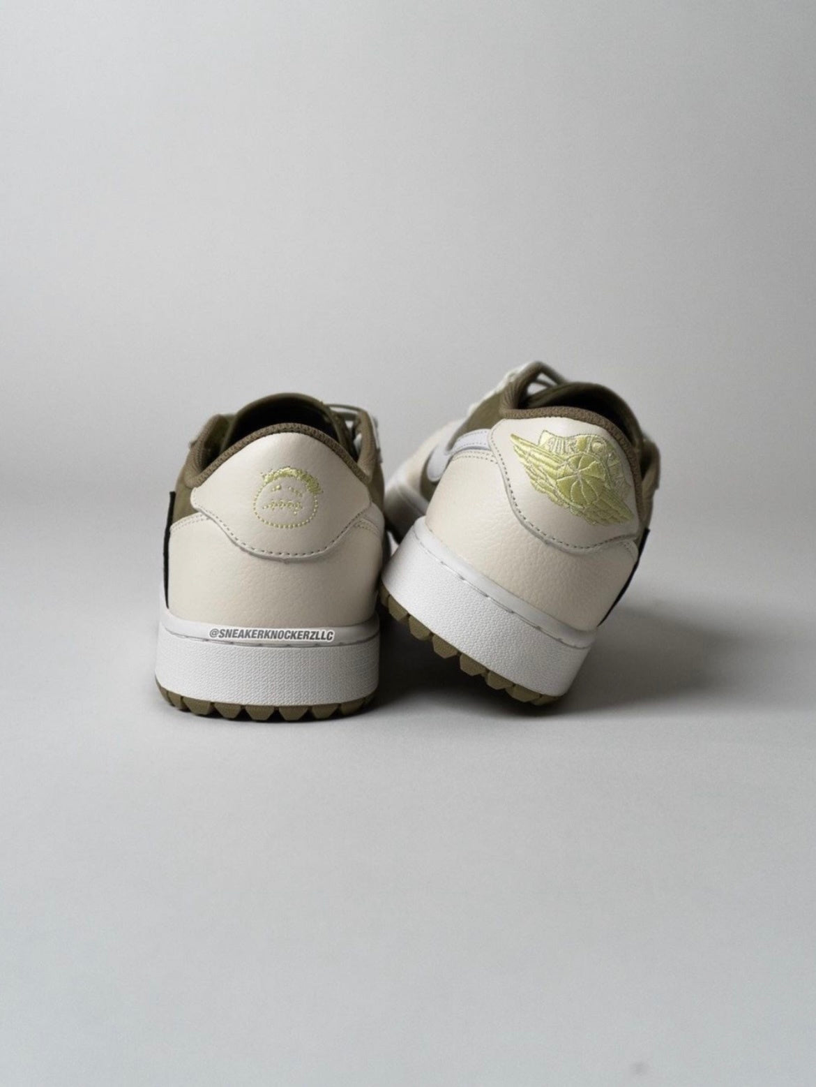 Jordan 1 Low Golf Travis Scott FZ3124-200 in Olive - product image from the listing.