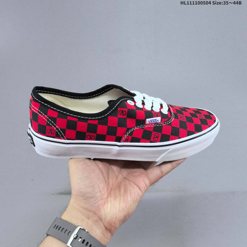 Vans Premium Old Skool 36 Patterned Low-Cut Sneakers - product image from the listing.