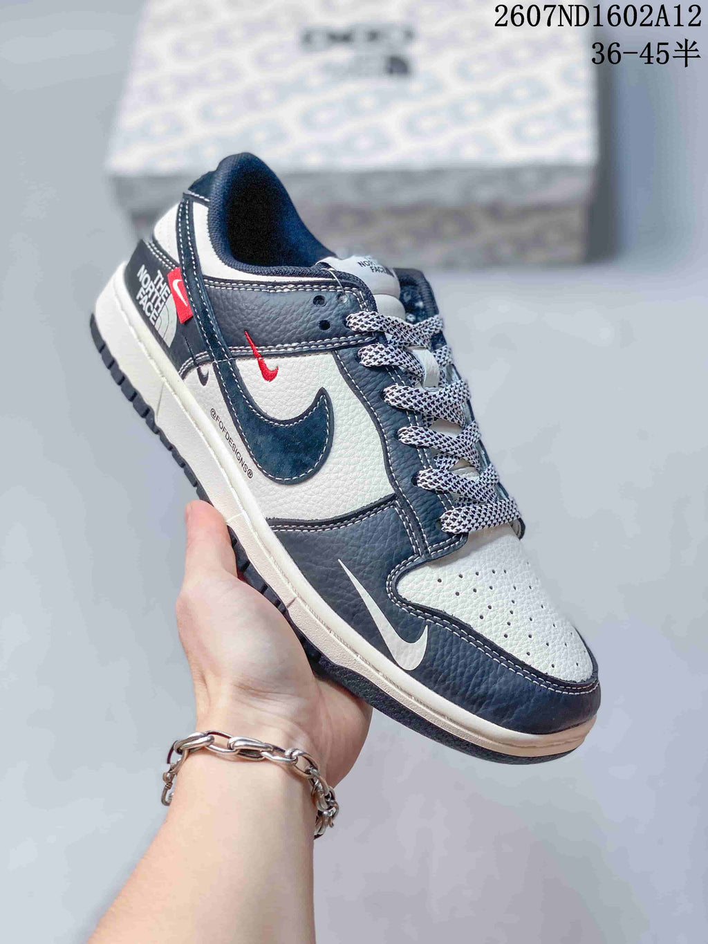 Nike SB Dunk Low North Face Color-Block Trainers - product image from the listing.