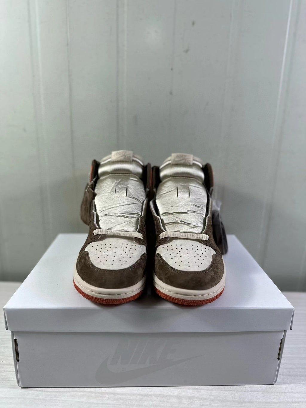 Air Jordan 1 High OG Cacao Wow Sand Drift FQ2941-200 - product image from the listing.