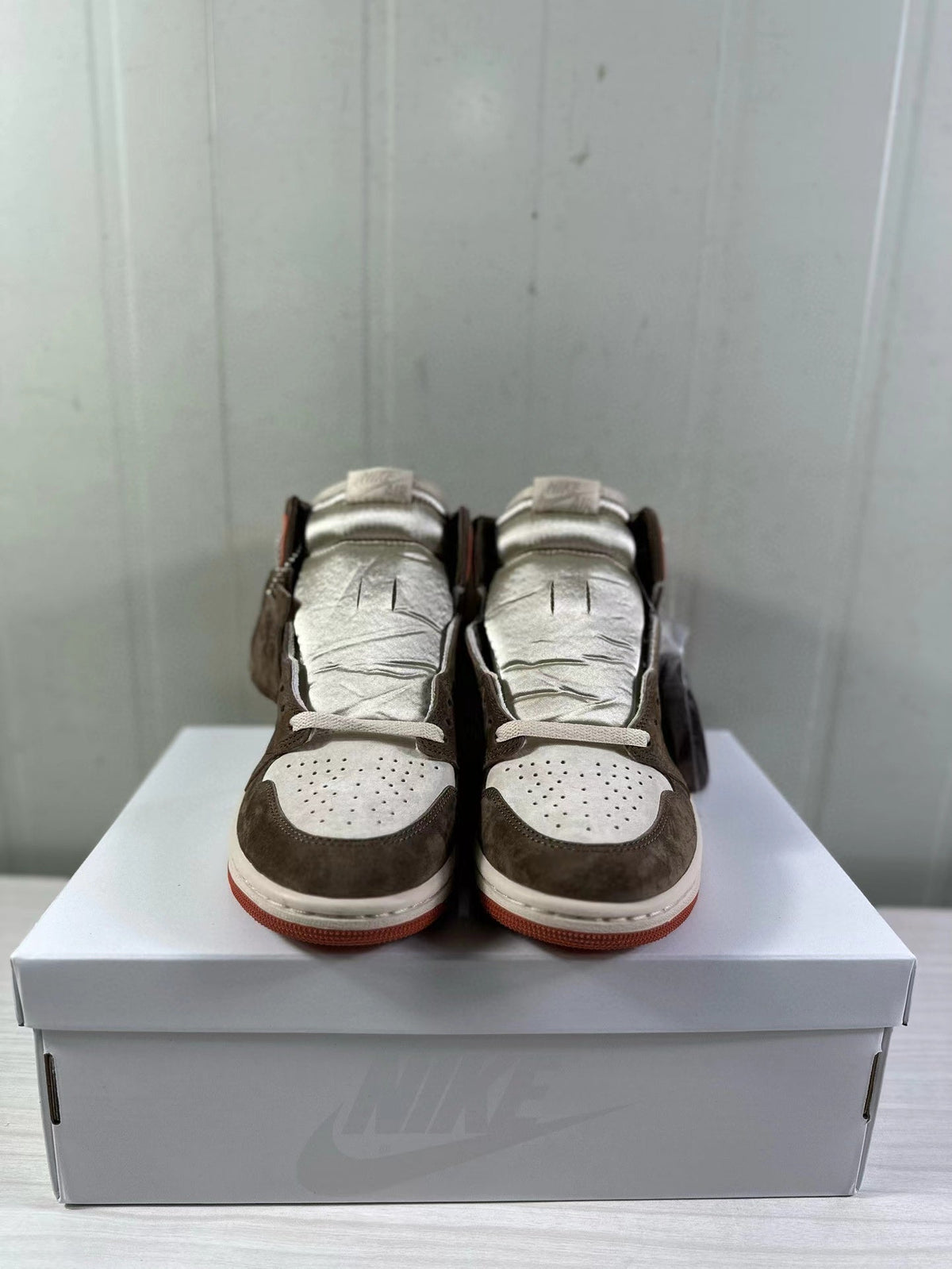 Air Jordan 1 High OG Cacao Wow Sand Drift FQ2941-200 - product image from the listing.