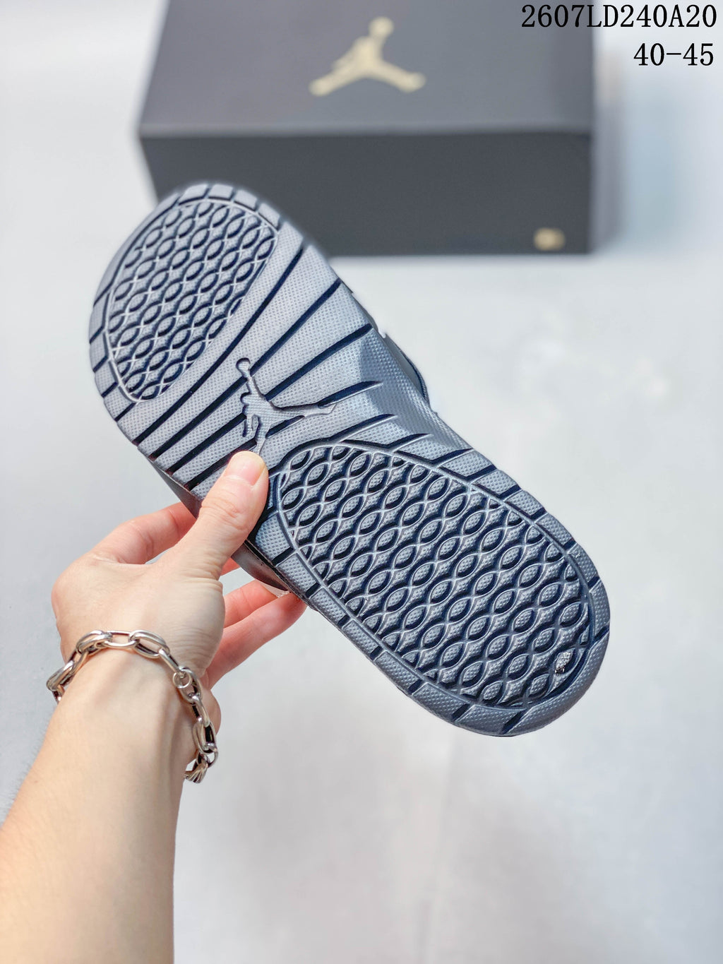 Air Jordan Hydro II Retro Slides White/Navy 2607LD240A20 by Nike - product image from the listing.