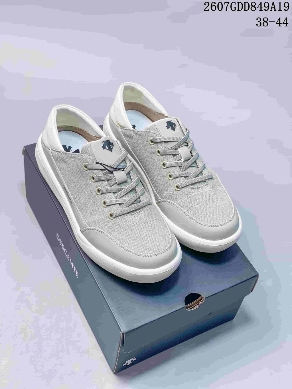 Descente 2607GDD849A19 Casual Sneakers in White and Beige - product image from the listing.