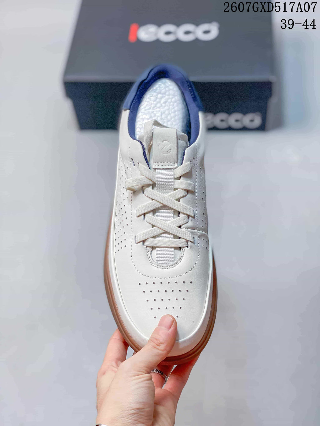 Men's ECCO White Leather Sneakers with Gum Sole 2607GXD517A07 - product image from the listing.