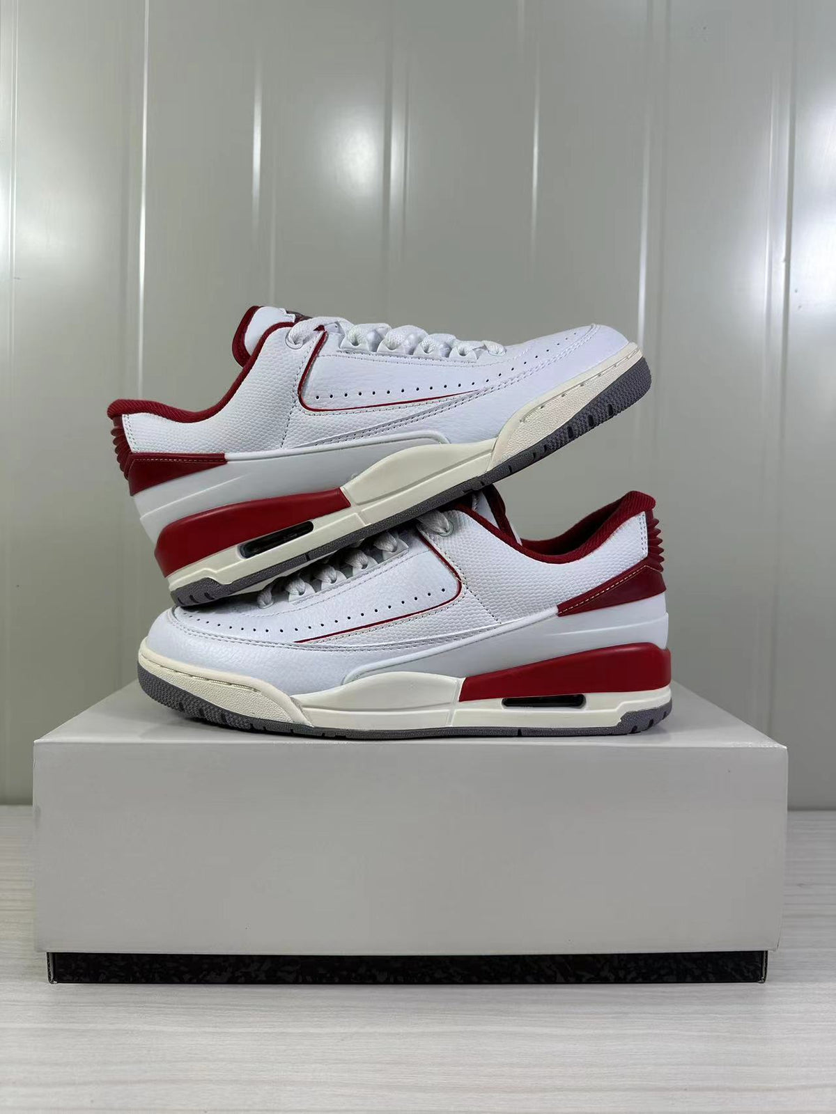 Air Jordan 2/3 Low White Varsity Red FD0383-161 - product image from the listing.