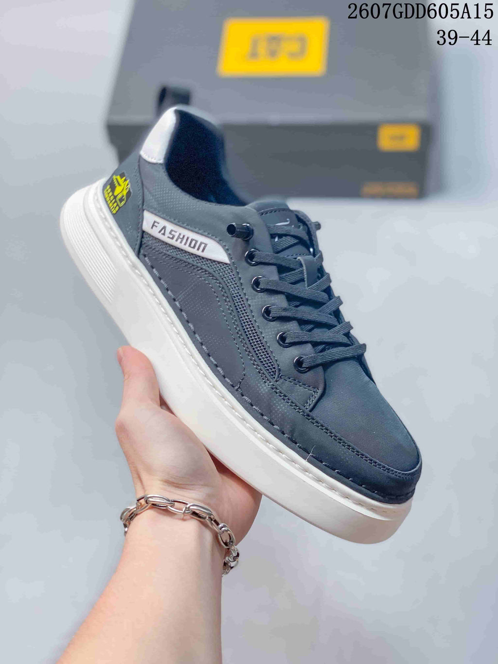 Men's CAT 2607GDD605A15 Black Low-Top Sneakers - product image from the listing.