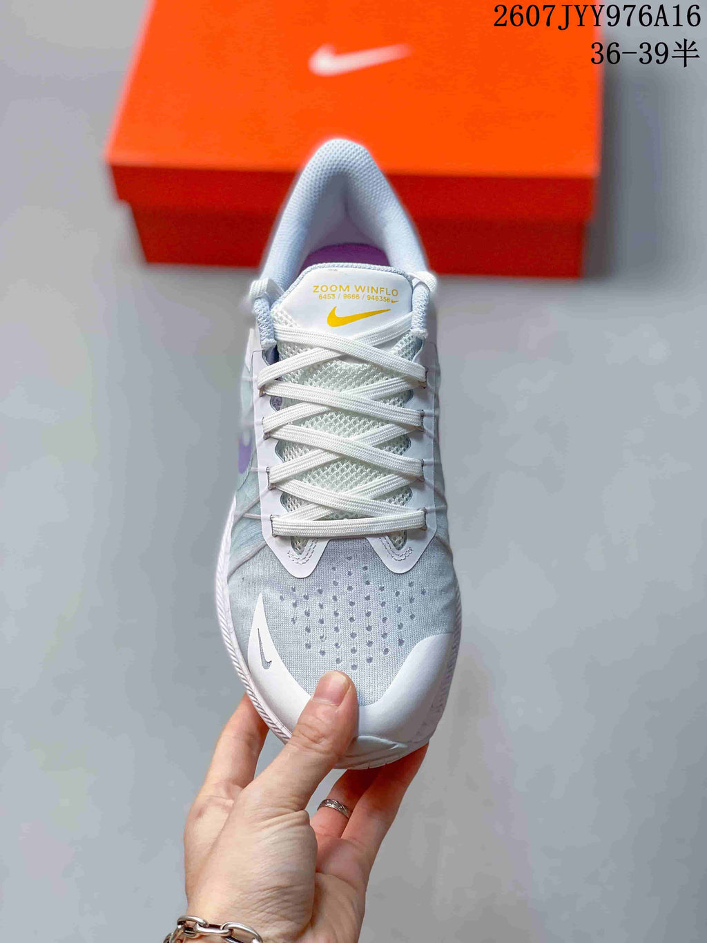Women's Nike Zoom Winflo 8 Running Shoes White Grey - product image from the listing.