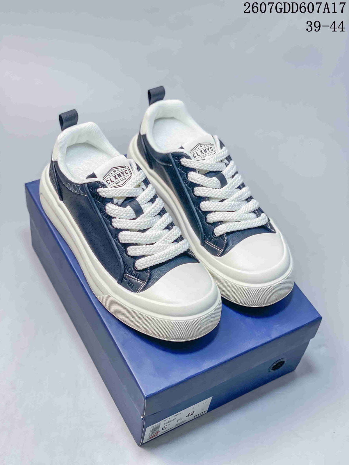 Dior 2607GDD607A17 Low-Top Sneakers in Navy White - product image from the listing.