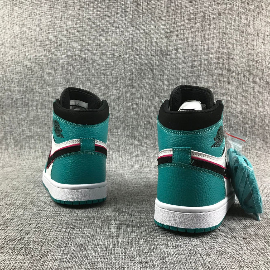 South Coast Toes Sneakers - Air Jordan 1 Retro High OG - product image from the listing.