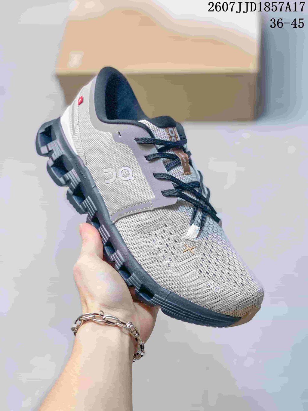 On Cloud X 4 Low-Cut Sneakers - product image from the listing.