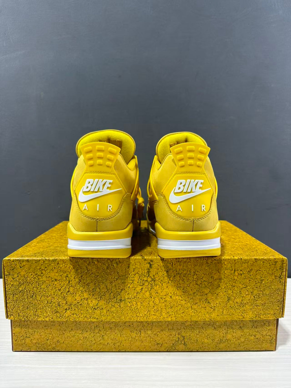 Air Jordan 4 Retro Marquette Yellow Brick HF4340-008 - product image from the listing.