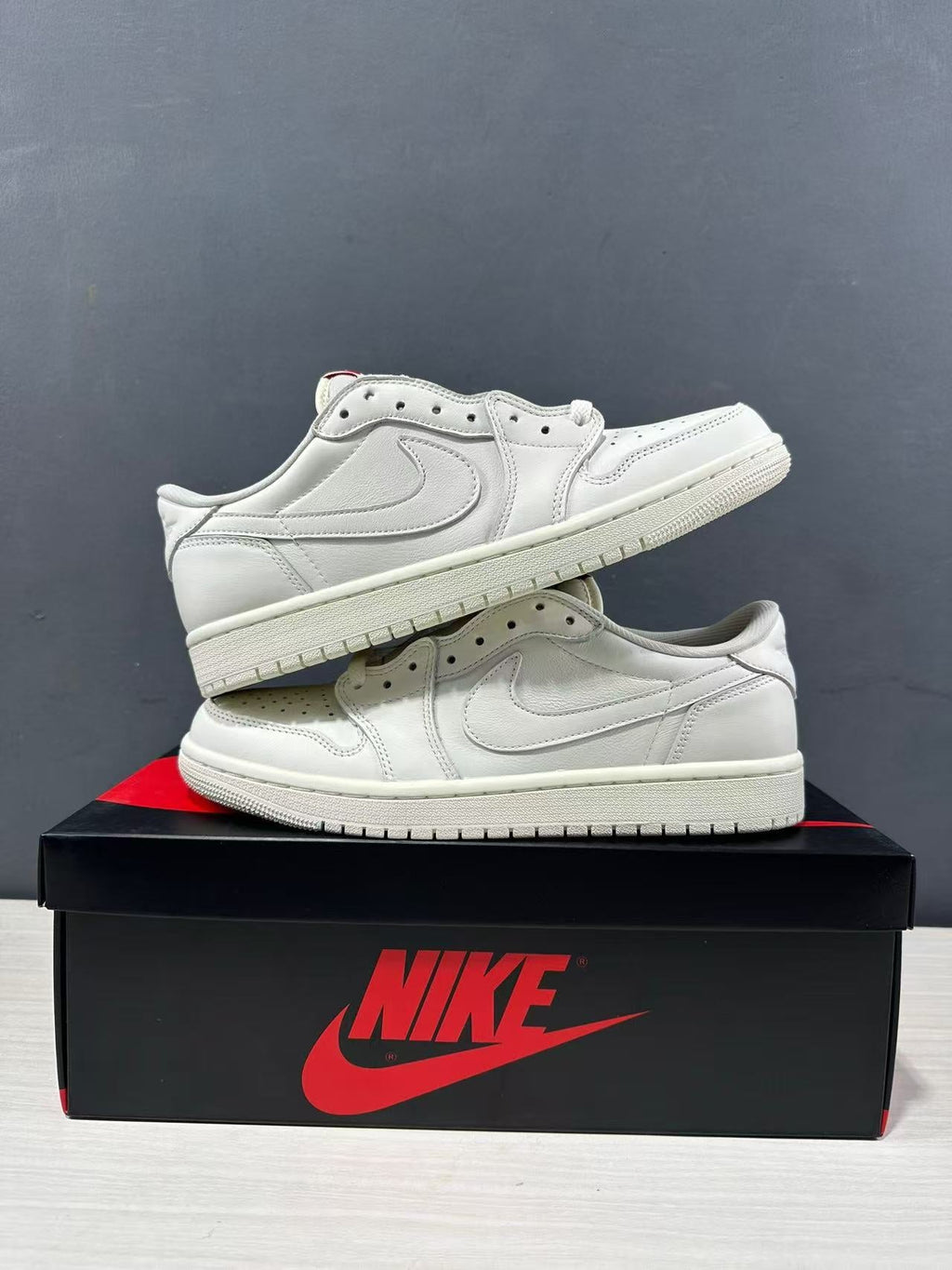 Air Jordan 1 Retro Low OG White HQ6998-100 - product image from the listing.