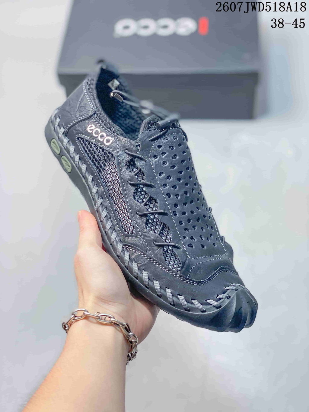 Men's ECCO 2607JWD518A18 Outdoor Sneakers - product image from the listing.