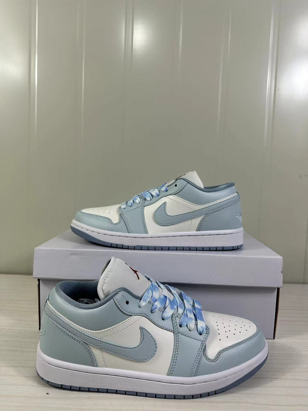 Air Jordan 1 Low Blue White DC0774-164 - product image from the listing.