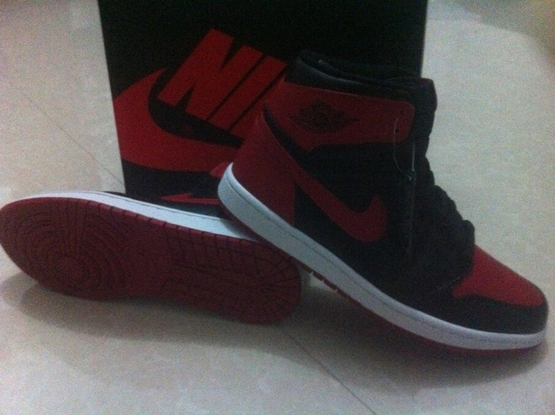 Men's Jordan 1 High Black Red Basketball Shoes 555088-123 - product image from the listing.