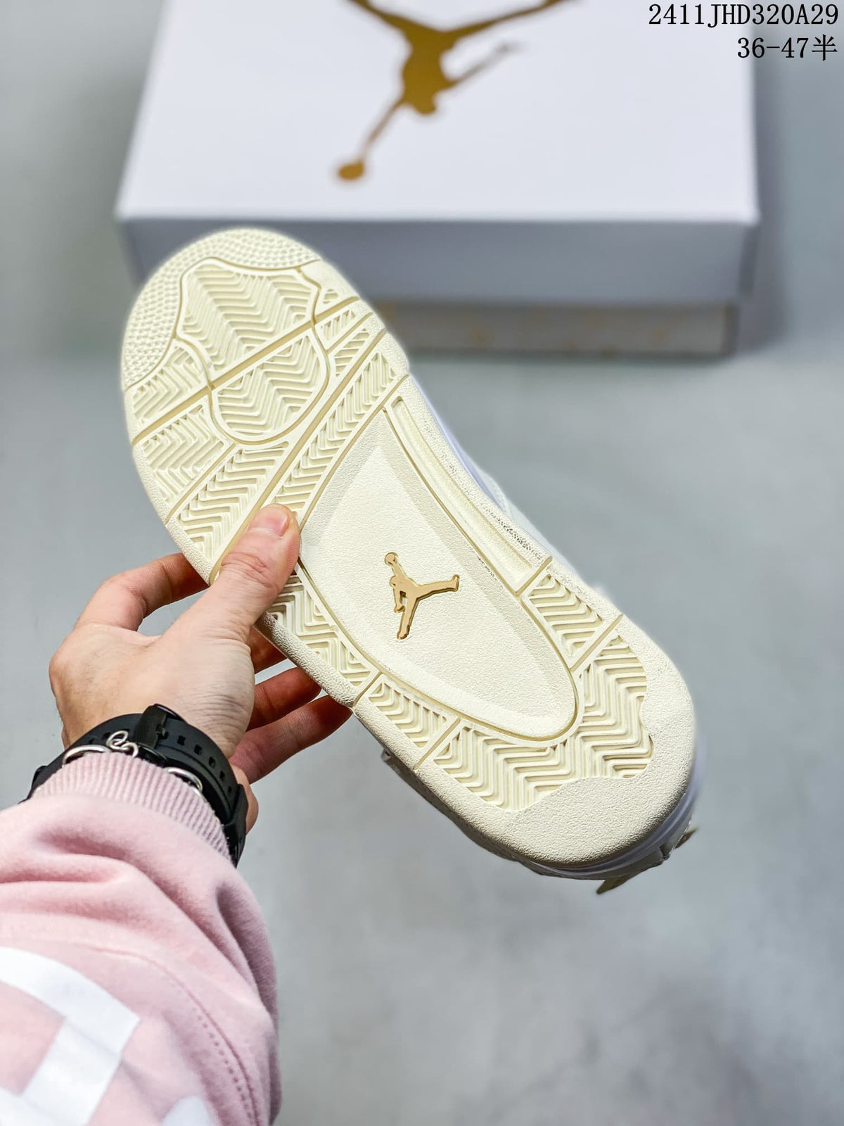 Nike Air Jordan 4 Retro Sneakers in White Gold 2411JHD320A29 - product image from the listing.