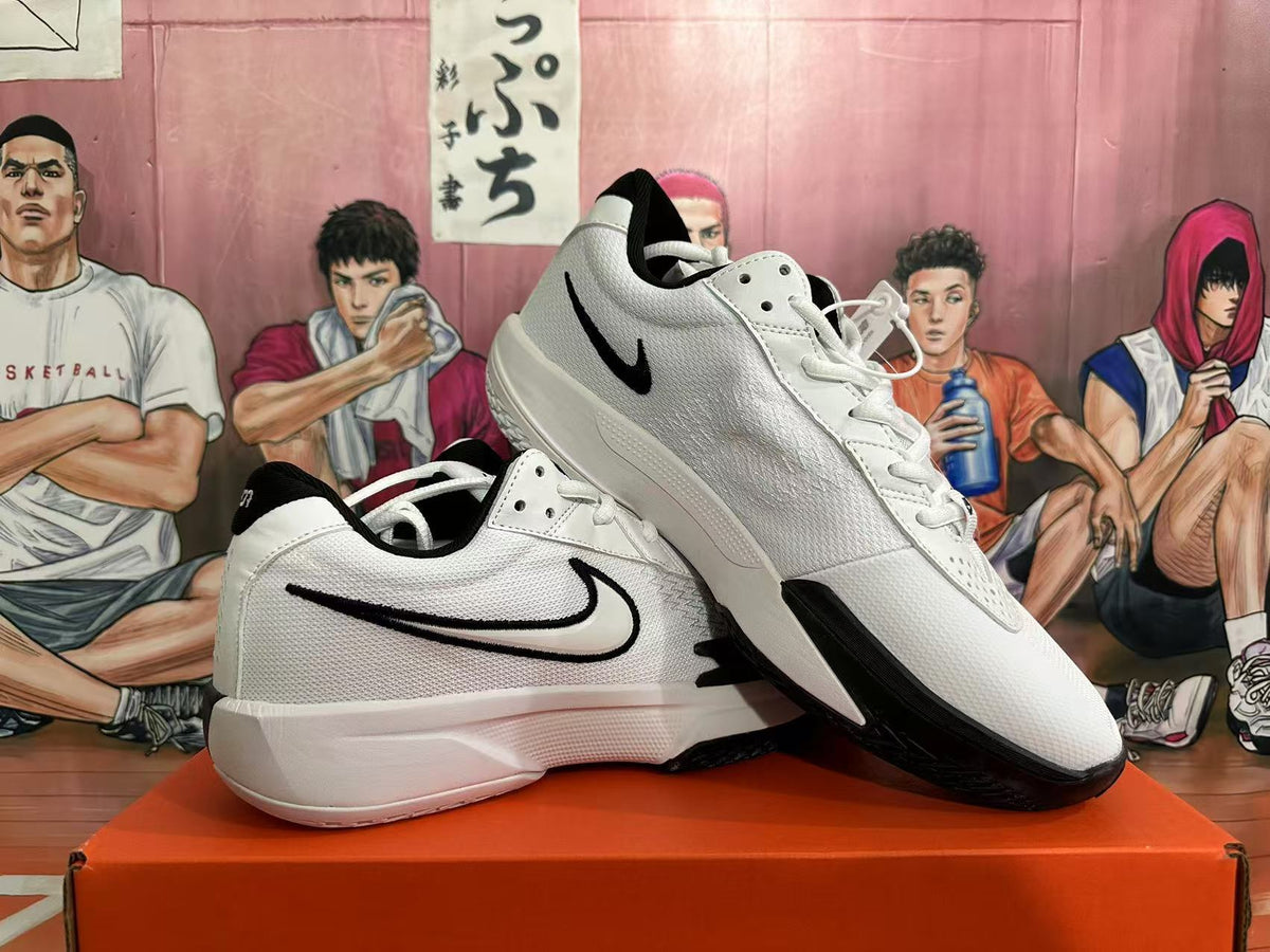 Nike Basketball Shoes in White Black - product image from the listing.